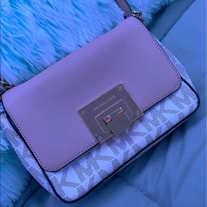Cross Body Michael Kors Bag 👛